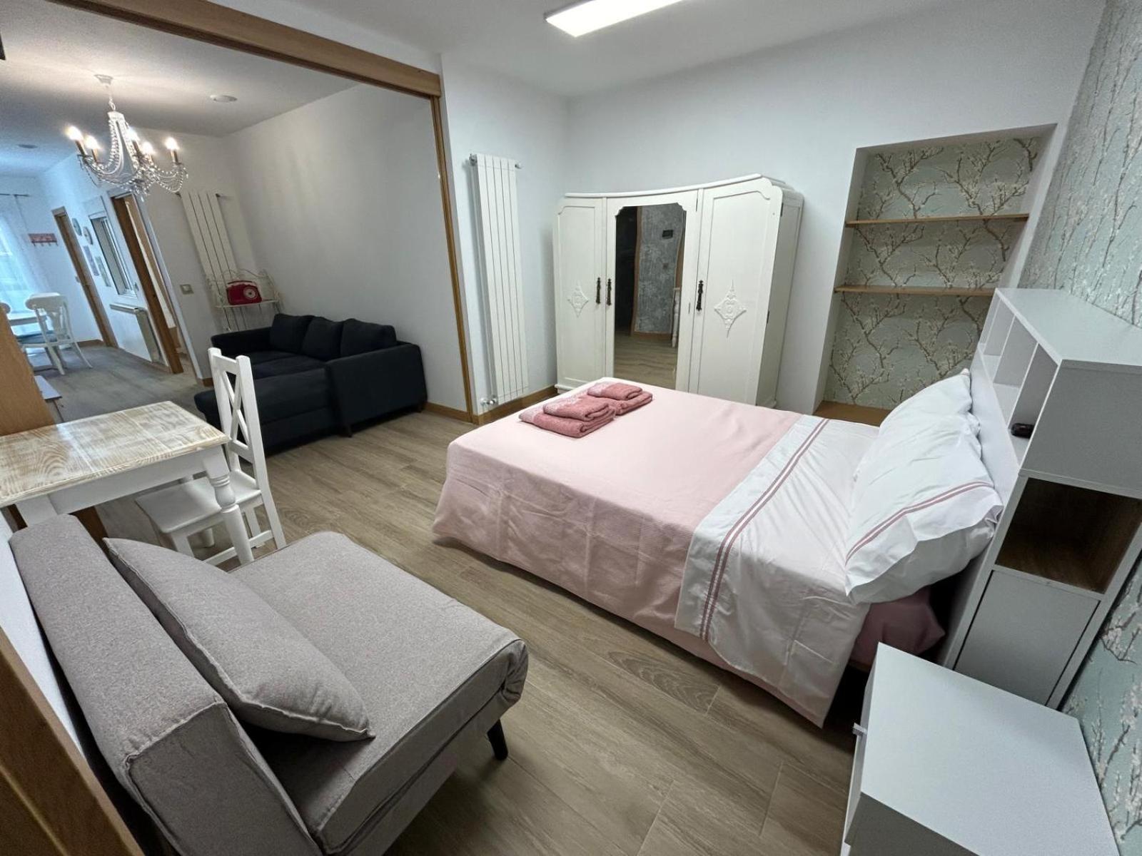 Apartamentos Torres Del Milladoiro Ames Exterior photo